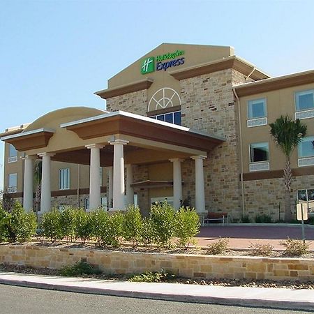 Holiday Inn Express & Suites Fredericksburg By Ihg Luaran gambar