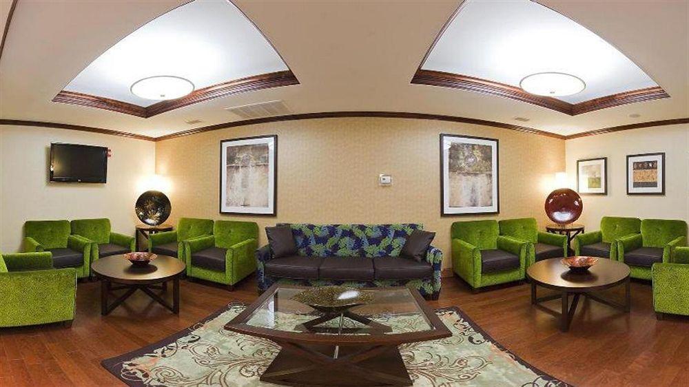 Holiday Inn Express & Suites Fredericksburg By Ihg Luaran gambar