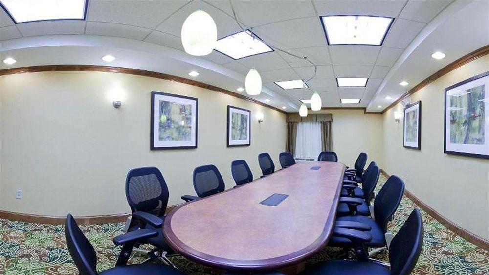 Holiday Inn Express & Suites Fredericksburg By Ihg Luaran gambar