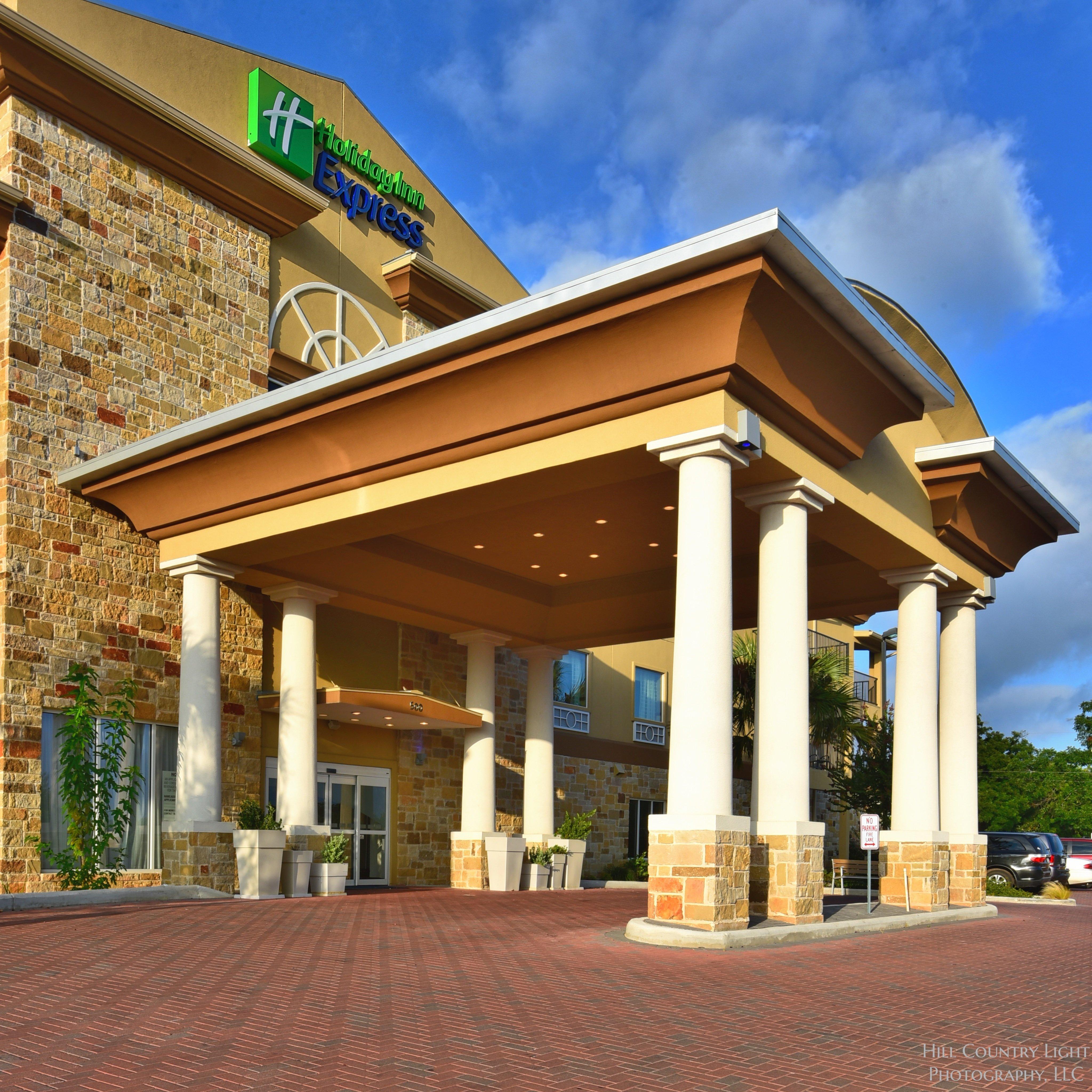 Holiday Inn Express & Suites Fredericksburg By Ihg Luaran gambar