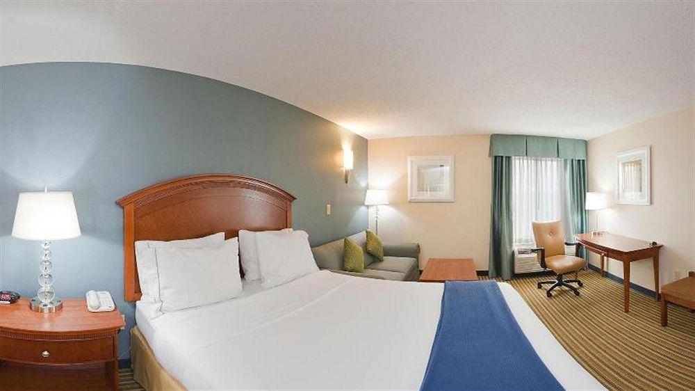 Holiday Inn Express & Suites Fredericksburg By Ihg Luaran gambar