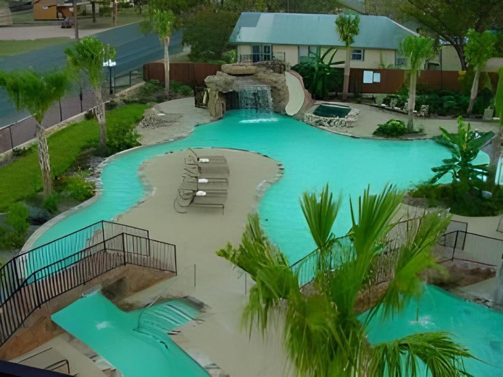 Holiday Inn Express & Suites Fredericksburg By Ihg Luaran gambar