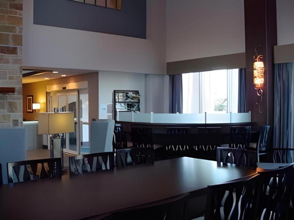 Holiday Inn Express & Suites Fredericksburg By Ihg Luaran gambar