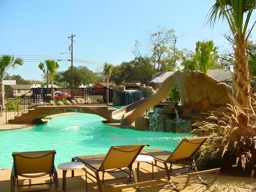 Holiday Inn Express & Suites Fredericksburg By Ihg Luaran gambar