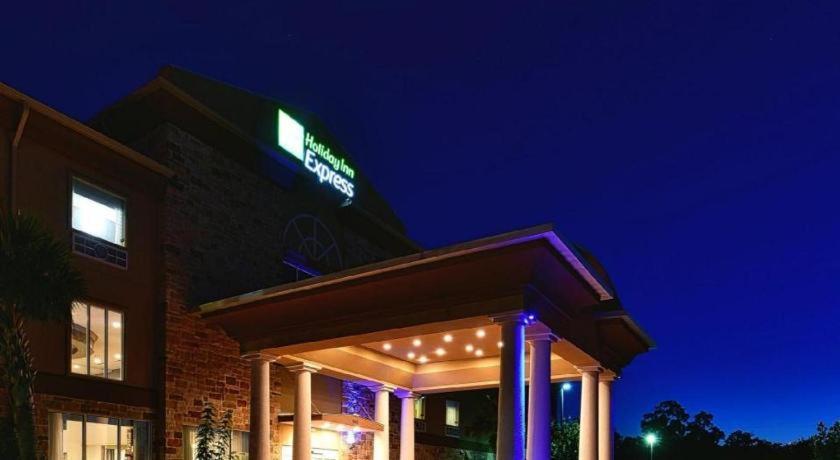 Holiday Inn Express & Suites Fredericksburg By Ihg Luaran gambar