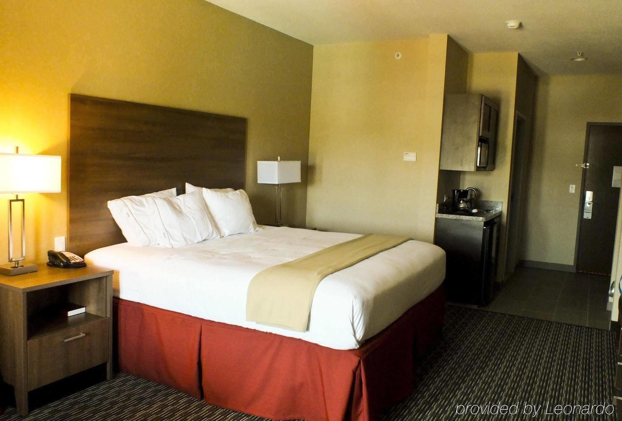 Holiday Inn Express & Suites Fredericksburg By Ihg Bilik gambar